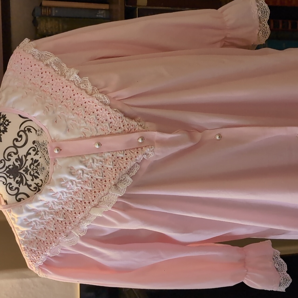 Vintage Pink Ruffle Nightgown and Robe Set - Picture 3 of 10